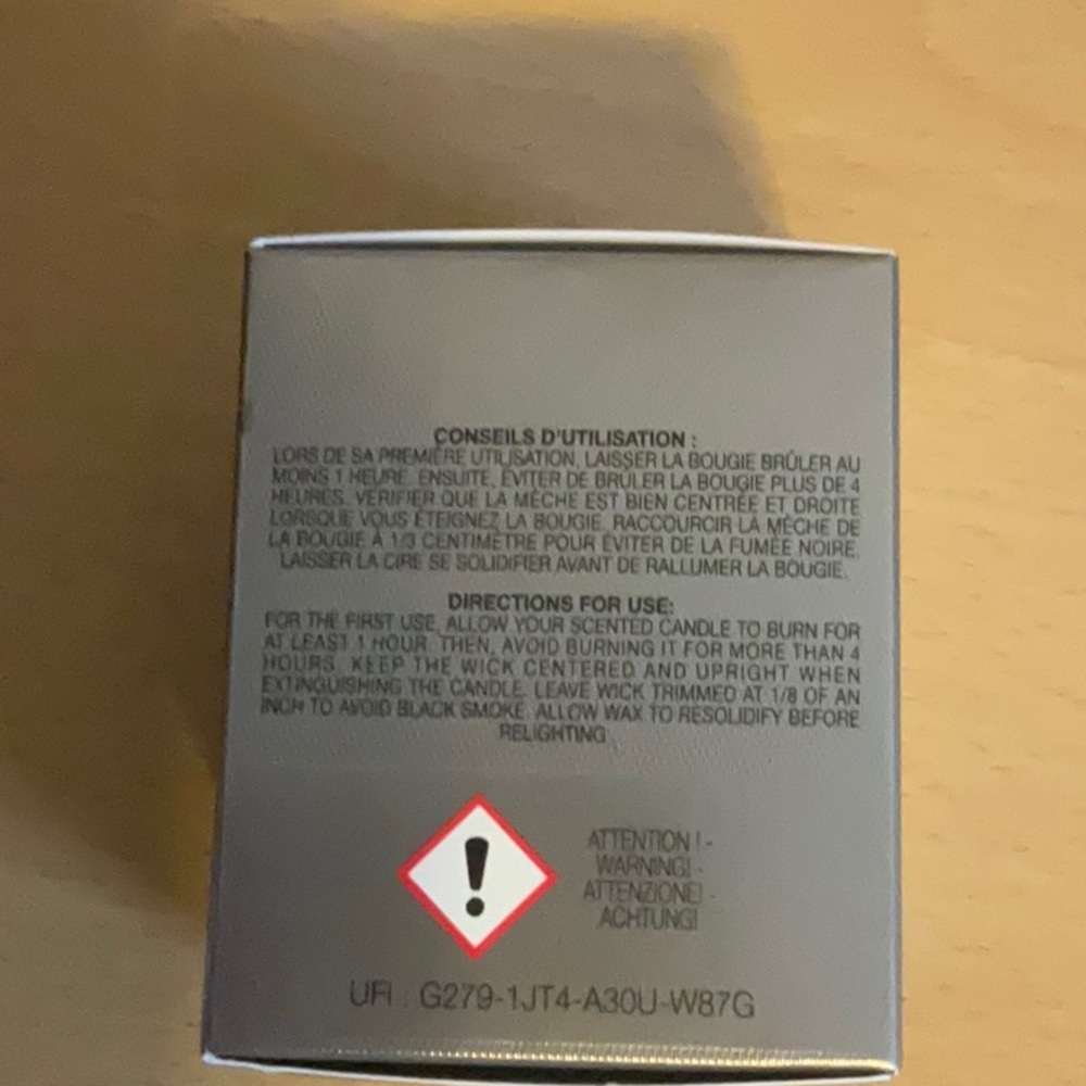Viktor & Rolf Gray Spice bomb scented candle - Picture 4 of 4